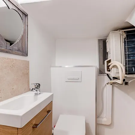 Vieille - Parking, 5 Pers, Ac, Wifi * Nicea
